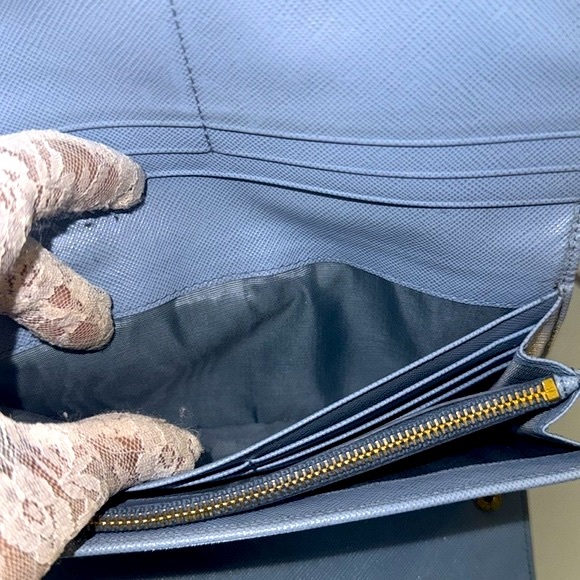 Authentic PRADA ribbon saffiano flap leather wallet - Picture 8 of 16